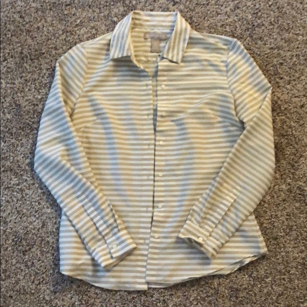 Banana 🍌 republic striped button down!